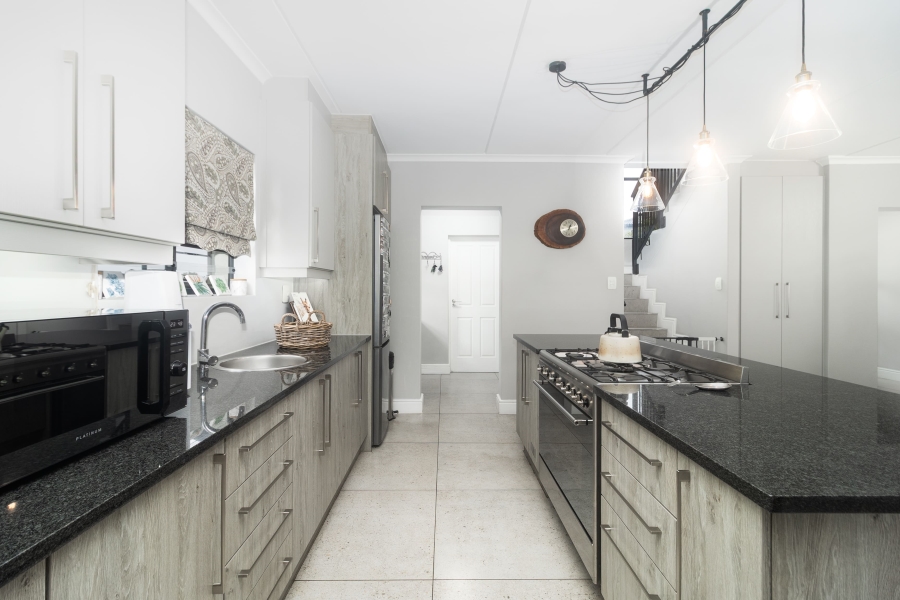 3 Bedroom Property for Sale in Protea Heights Western Cape